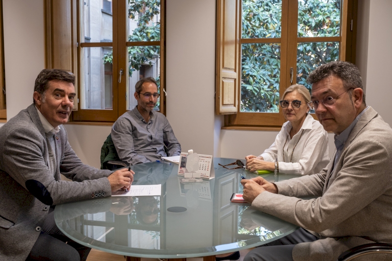 Reunión del Defensor del Pueblo de Navarra con el Consejero de Políticas Migratorias y Justicia