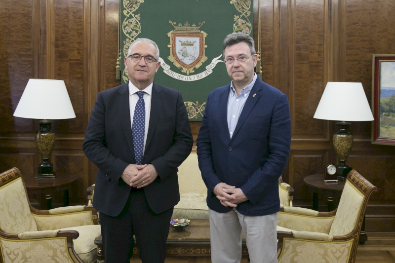 El Defensor del Pueblo de Navarra se ha reunido con el Alcalde del Ayuntamiento de Pamplona