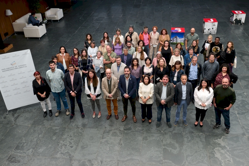 Participantes en el acto institucional