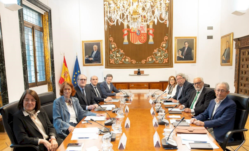 Reunión entre Defensores y Defensoras del Pueblo Estatal y autonómicos en Madrid