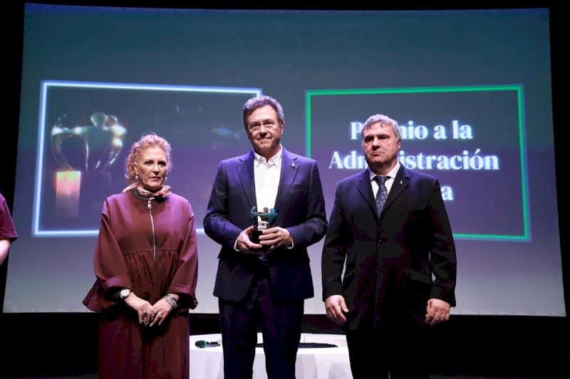 El Defensor recibe el Premio Solidarios ONCE Comunidad Foral de Navarra 2025 en la categoría de Administración Pública