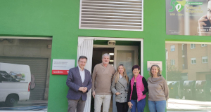 Visita del Defensor a la sede del Teléfono de la Esperanza