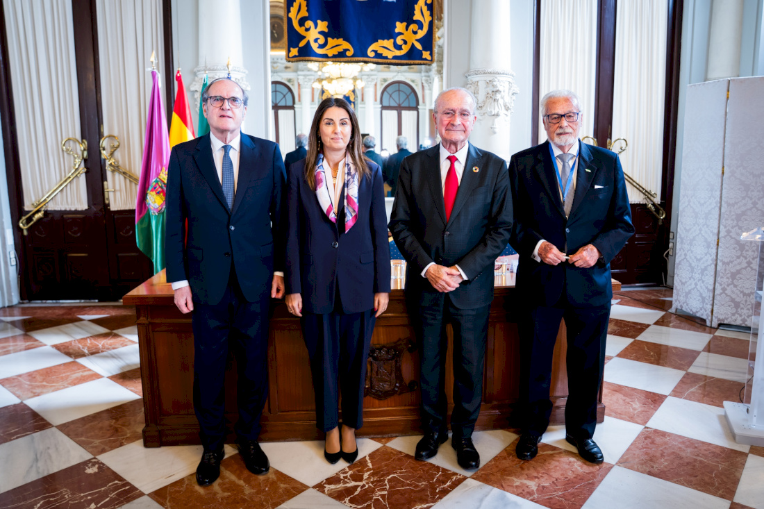 Ángel Gabilondo, Defensor del Pueblo; Teresa Anjinho, Defensora del Pueblo Europeo; Francisco de la Torre, alcalde de Málaga, y Jesús Maeztu, Defensor del Pueblo Andaluz.