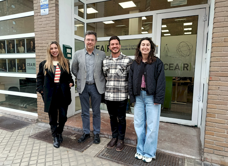Amaia Madinabeitia, Jefa de Gabinete del Defensor del Pueblo; Patxi Vera, Defensor del Pueblo; Juan Ruiz, coordinador de CEAR y Marina Rodríguez, abogada.