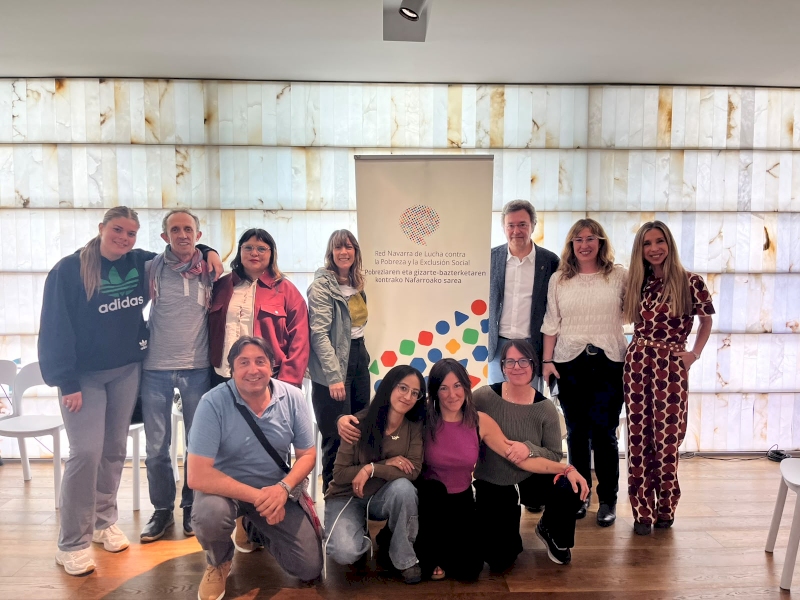 Participantes en el encuentro entre las entidades de la Red de Lucha contra la Pobreza y la Exclusión Social y el Defensor del Pueblo de Navarra.